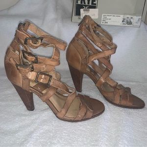 Women’s 6.5 M FRYE MIKA Gray Embossed Leather Strappy High Heel Sandals NEW